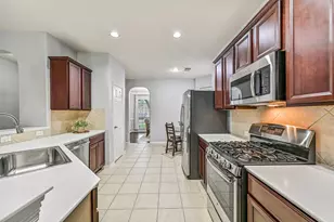 409 Abbey Ln, League City, TX 77573 - Photo 10