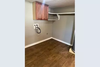 6710 Phillips Lane, Hitchcock, TX 77563 - Photo 10