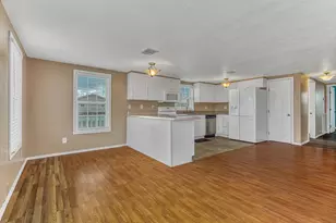 1089 Melody Ln, Crystal Beach, TX 77650 - Photo 22