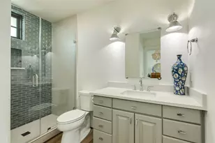 19219 Shores Dr, Galveston, TX 77554 - Photo 30