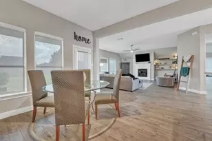 1541 N Blue Bonnet Ln, Angleton, TX 77515 - Photo 10