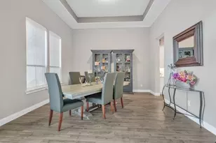 1541 N Blue Bonnet Ln, Angleton, TX 77515 - Photo 6