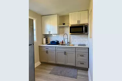 3126 Webster St #5, Houston, TX 77004 - Photo 4