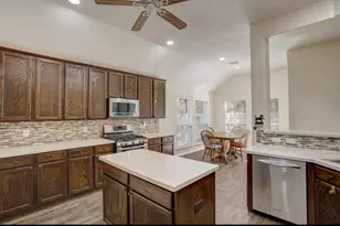 90 N Creekmist Pl, The Woodlands, TX 77385 - Photo 18