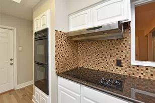 11311 Brighton Ln, Meadows Place, TX 77477 - Photo 18