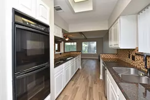 11311 Brighton Ln, Meadows Place, TX 77477 - Photo 16