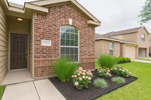 9439 Amethyst Glen Dr, Rosharon, TX 77583 - Photo 1