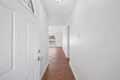 3226 Dragonwick Drive, Houston, TX 77045 - Photo 10