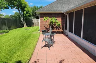 3722 S Peach Hollow Cir, Pearland, TX 77584 - Photo 20
