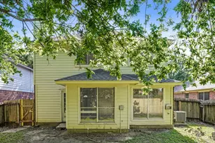 8710 High Mountain Dr, Houston, TX 77088 - Photo 16