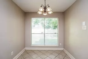 8710 High Mountain Dr, Houston, TX 77088 - Photo 8