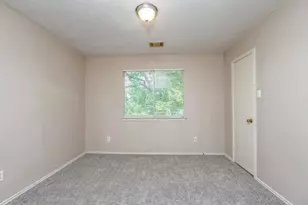 8710 High Mountain Dr, Houston, TX 77088 - Photo 14