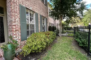 27 Lana Ln, Houston, TX 77027 - Photo 4