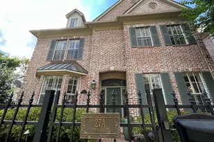27 Lana Ln, Houston, TX 77027 - Photo 2