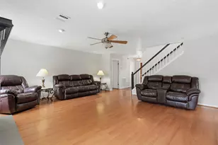 614 Tallow Dr, Conroe, TX 77385 - Photo 10