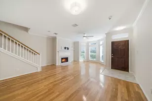 2110 Gillette St, Houston, TX 77006 - Photo 10