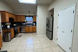 7703 Omaha Dr, Baytown, TX 77521 - Photo 6