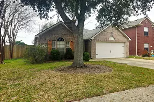 7703 Omaha Dr, Baytown, TX 77521 - Photo 2