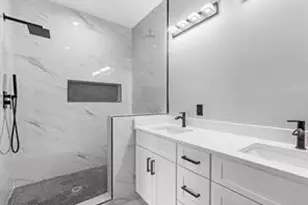 8010 Easter St, Houston, TX 77088 - Photo 4