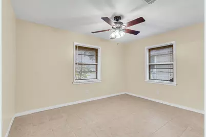 8515 Frazier Drive, Beaumont, TX 77707 - Photo 10