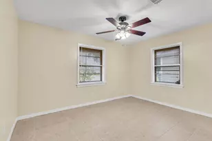 8515 Frazier Dr, Beaumont, TX 77707 - Photo 10