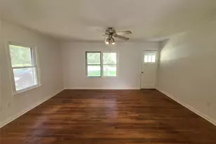 401 N Tinsley St, Angleton, TX 77515 - Photo 6