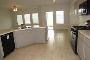 4707 Painted Bunting Ln, Baytown, TX 77521 - Photo 4