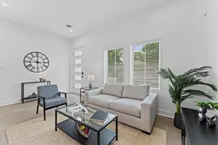 332 Neyland St, Houston, TX 77022 - Photo 8