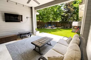 1431 Martin St, Houston, TX 77018 - Photo 2