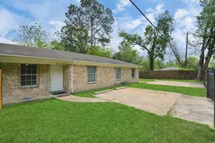 8622 Elbert St, Houston, TX 77028 - Photo 2