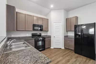 111 Tejas Village Parkway, Beasley, TX 77417 - Photo 12