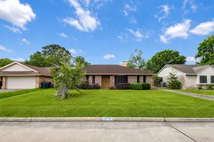 16730 Townes Rd, Friendswood, TX 77546 - Photo 2