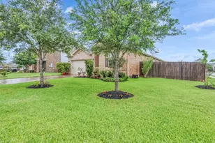 1807 Oakdale Mist Dr, Dickinson, TX 77539 - Photo 2
