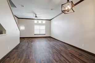8715 Meadowcroft Dr, Houston, TX 77063 - Photo 10