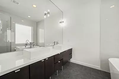 910 W 19th Street #B, Houston, TX 77008 - Photo 16