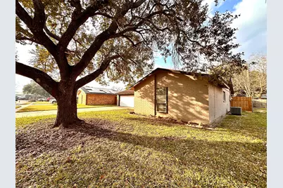 2215 Gontier Drive, Bay City, TX 77414 - Photo 2