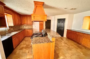 2215 Gontier Dr, Bay City, TX 77414 - Photo 4