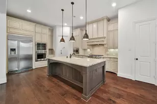 19 Brittany Rose Pl, The Woodlands, TX 77375 - Photo 8