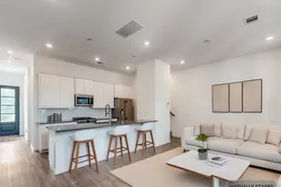 4727 Glen Isle Dr, Houston, TX 77009 - Photo 2