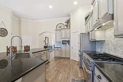 4115 Broadmoor Drive, Mont Belvieu, TX 77523 - Photo 16