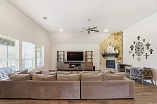 4115 Broadmoor Dr, Mont Belvieu, TX 77523 - Photo 8