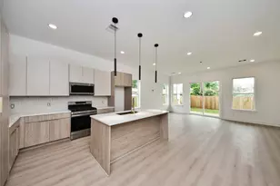 435 Neyland St, Houston, TX 77022 - Photo 4