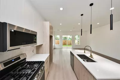 435 Neyland Street, Houston, TX 77022 - Photo 6