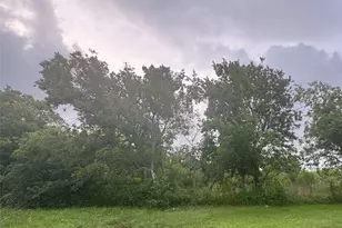 823 29th St, Dickinson, TX 77539 - Photo 6