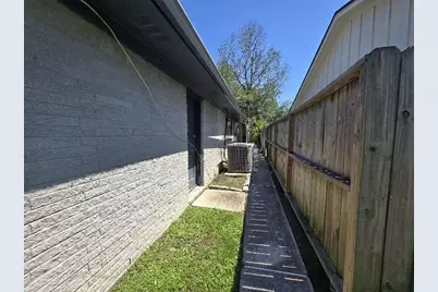 1307 Cactus Street, Baytown, TX 77521 - Photo 2