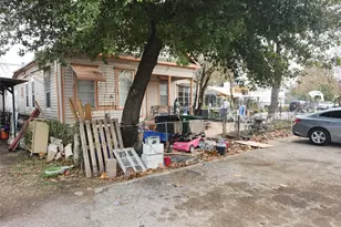 2619 Saltus St, Houston, TX 77003 - Photo 2