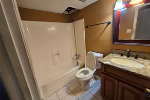 10410 Tennis Ct, Houston, TX 77099 - Photo 12