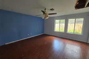 10410 Tennis Ct, Houston, TX 77099 - Photo 14