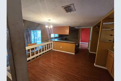 10410 Tennis Court, Houston, TX 77099 - Photo 4