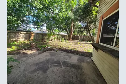 10410 Tennis Court, Houston, TX 77099 - Photo 26